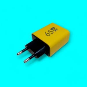 Cestovní síťová rychlonabíječka 65W USB TRG-185