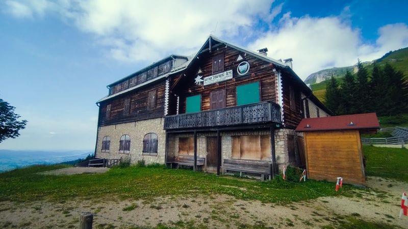 Výlet k hoře Schafberg s obytným campervanem