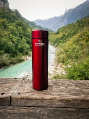 Prémiová SMART termoska 0,5l s LED displejem | červená COFFE2GO